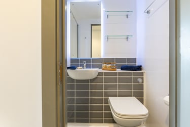 Premium Plus En Suite - Image 6